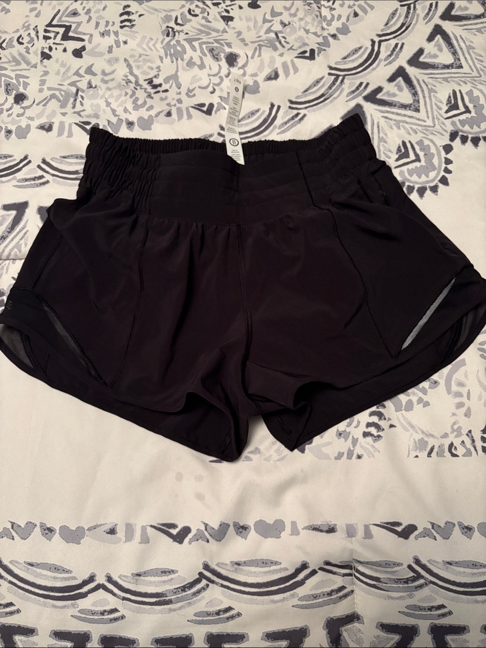 Lululemon hotty hot short nwot size 2